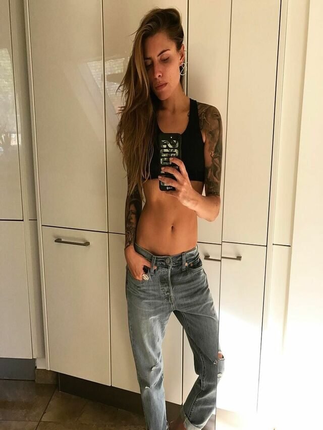 Sophia thomalla have a disease and appeals for donation