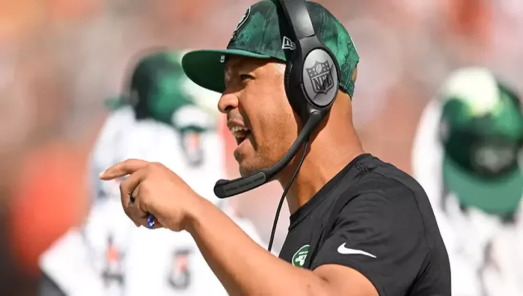 Jets assistant Miles Austin